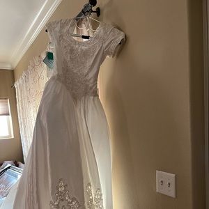 Satin/pearl white wedding dress